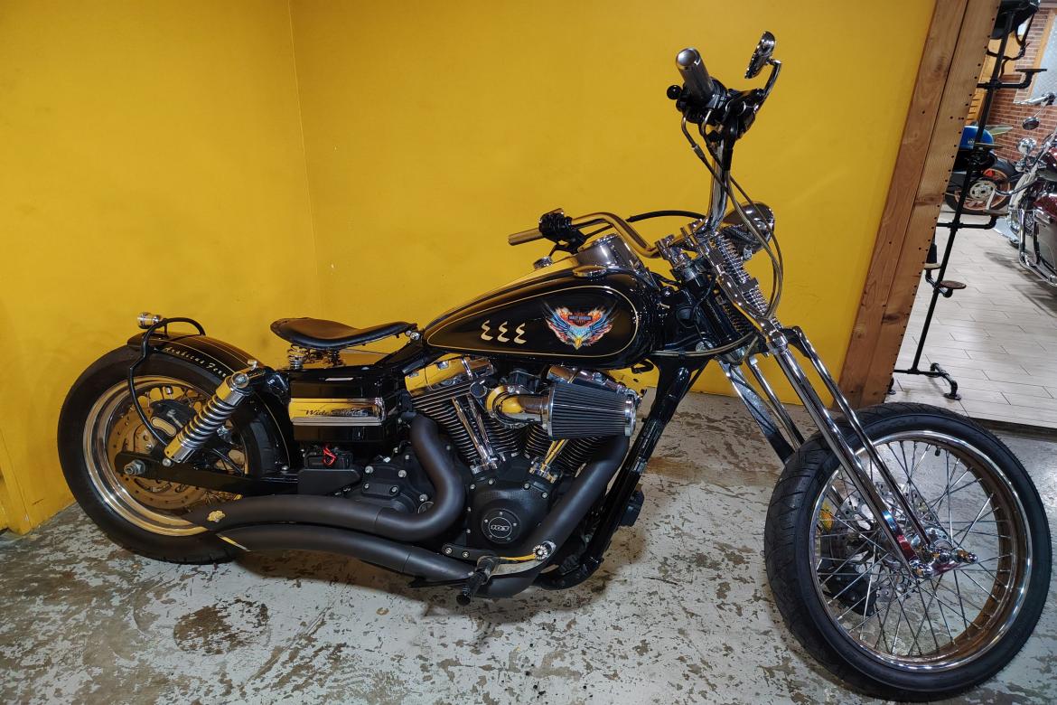 2013 HARLE-DAVIDSON DYNA GCC. 48,019 KMS CUSTOM REAR FENDER,CUSTOM H.BAR,SPRINGER SEAT,CONE AIR INTAKE,VANCE & HINCE EXHAUST