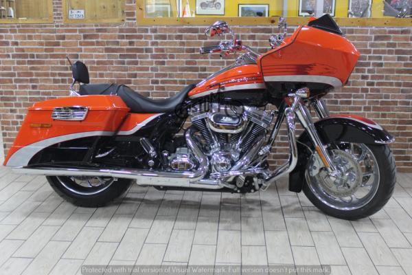 HD ROAD GLIDE 2009 , 300KM ONLY