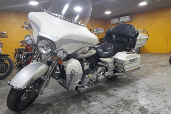 ULTRA CVO 2008 MODEL SCREAMING EAGLE 110CI 22,496 KM.