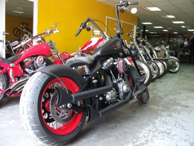 CUSTOM FENDER