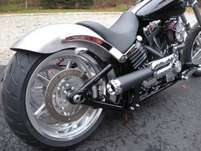 CUSTOM FENDER